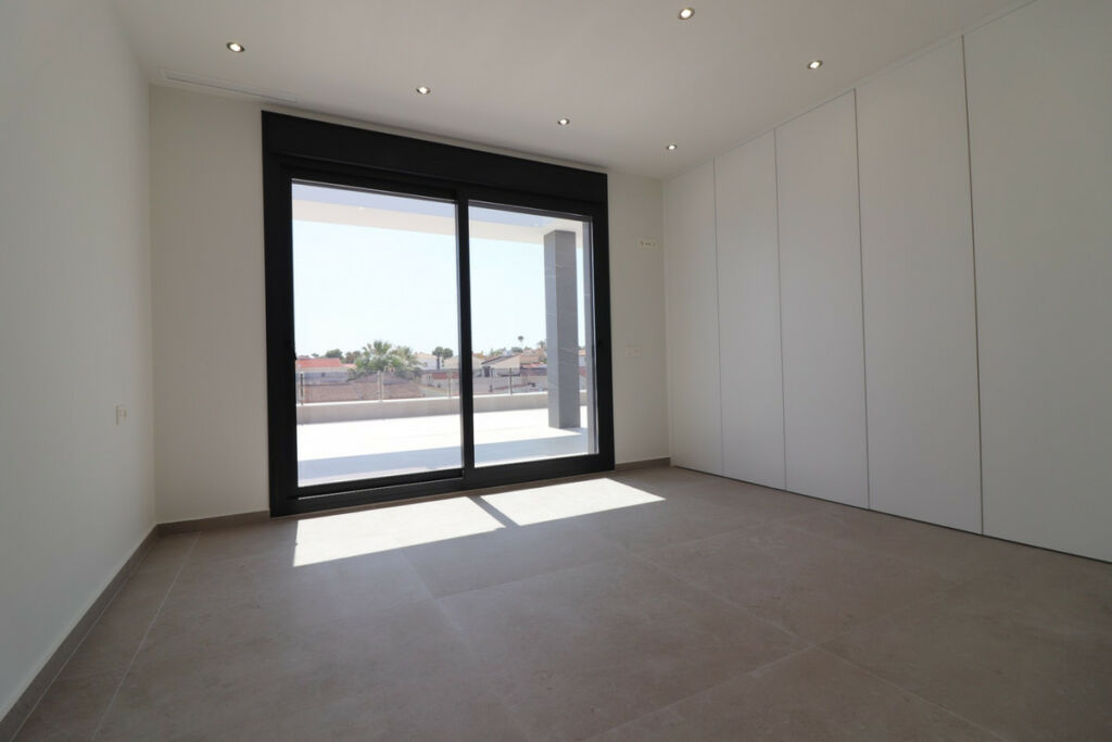Detached Villa Ciudad Quesada Alicante - image 26