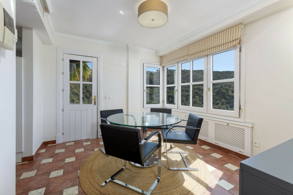 Detached Villa Benahavís Málaga - image 26