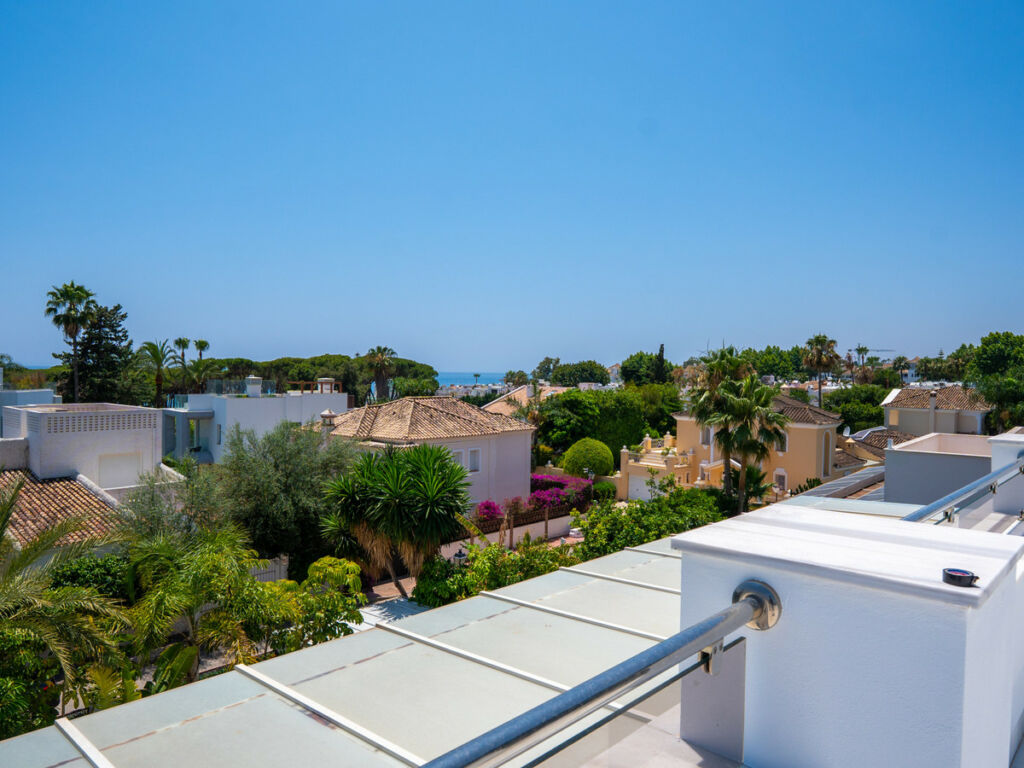 Detached Villa Marbella Málaga - image 26