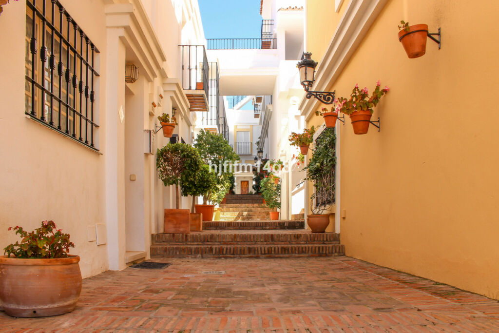 Townhouse Nueva Andalucía Málaga - image 27