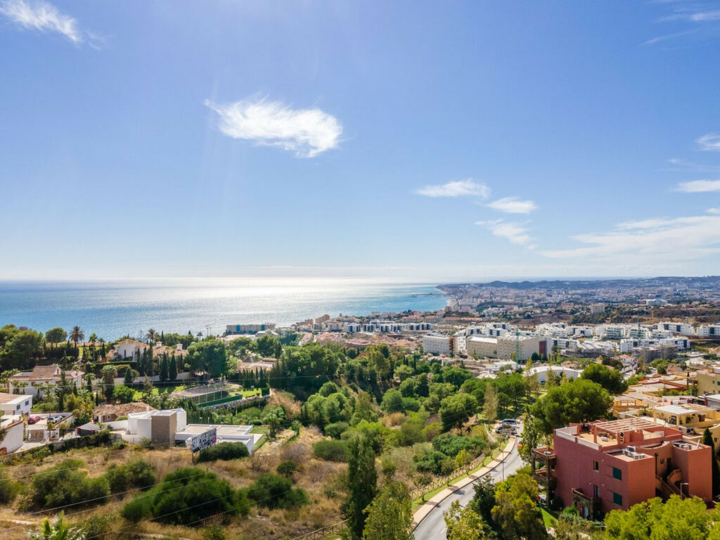 Middle Floor Apartment Benalmadena Málaga - image 26