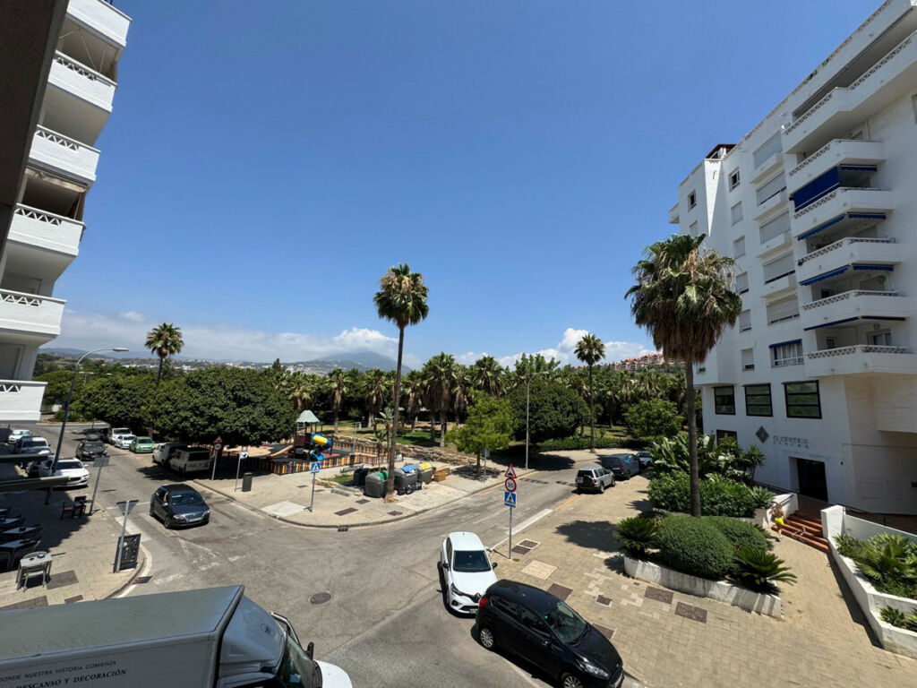 Middle Floor Apartment Nueva Andalucía Málaga - image 26