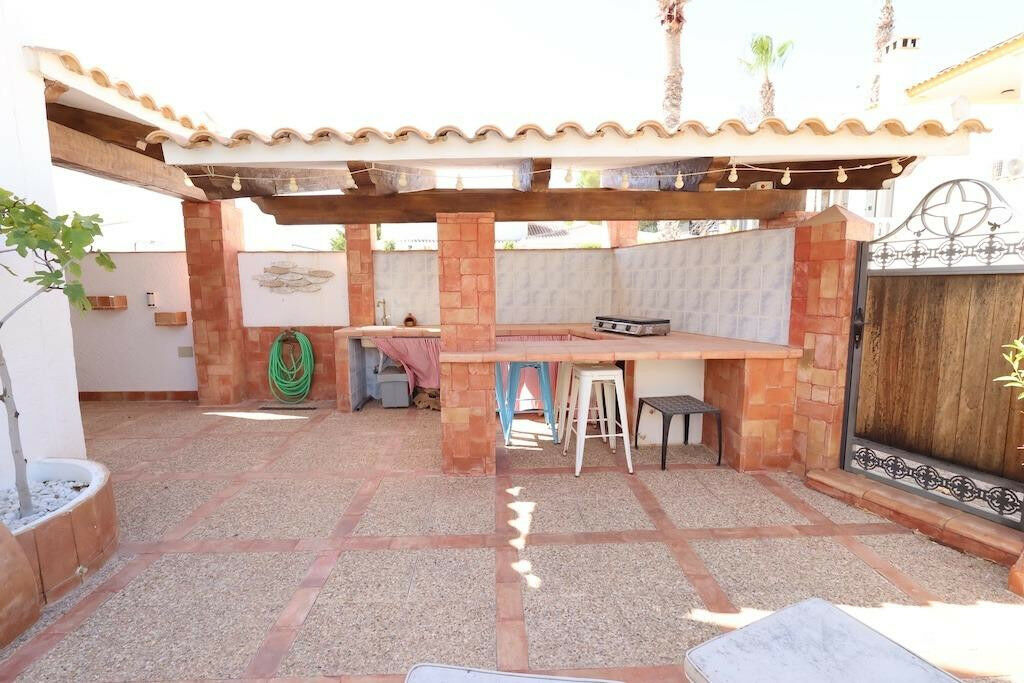 Detached Villa Villamartin Alicante - image 27