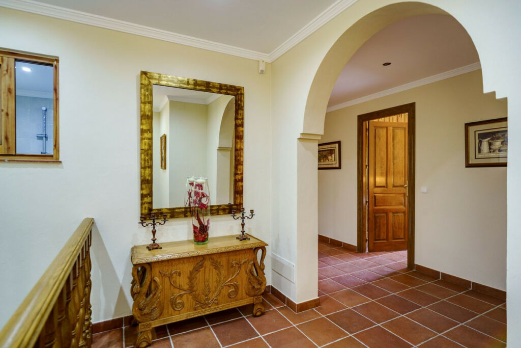 Detached Villa Benahavís Málaga - image 27