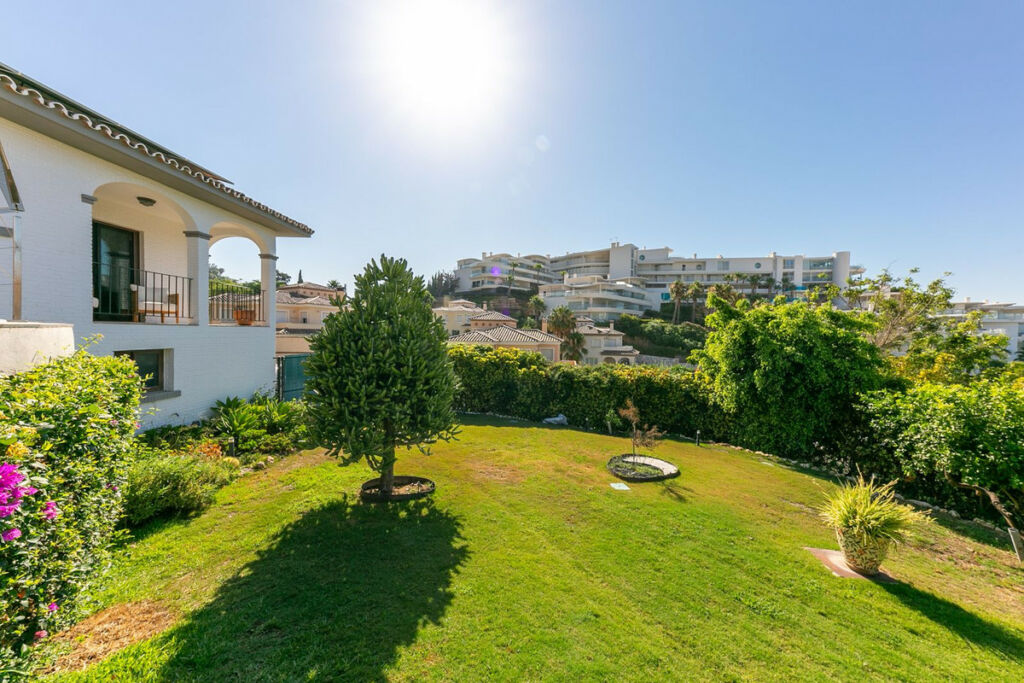 Detached Villa La Capellania Málaga - image 27