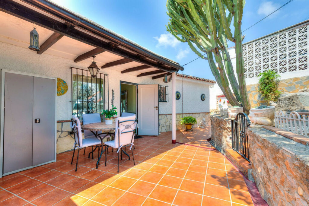 Detached Villa Fuengirola Málaga - image 27