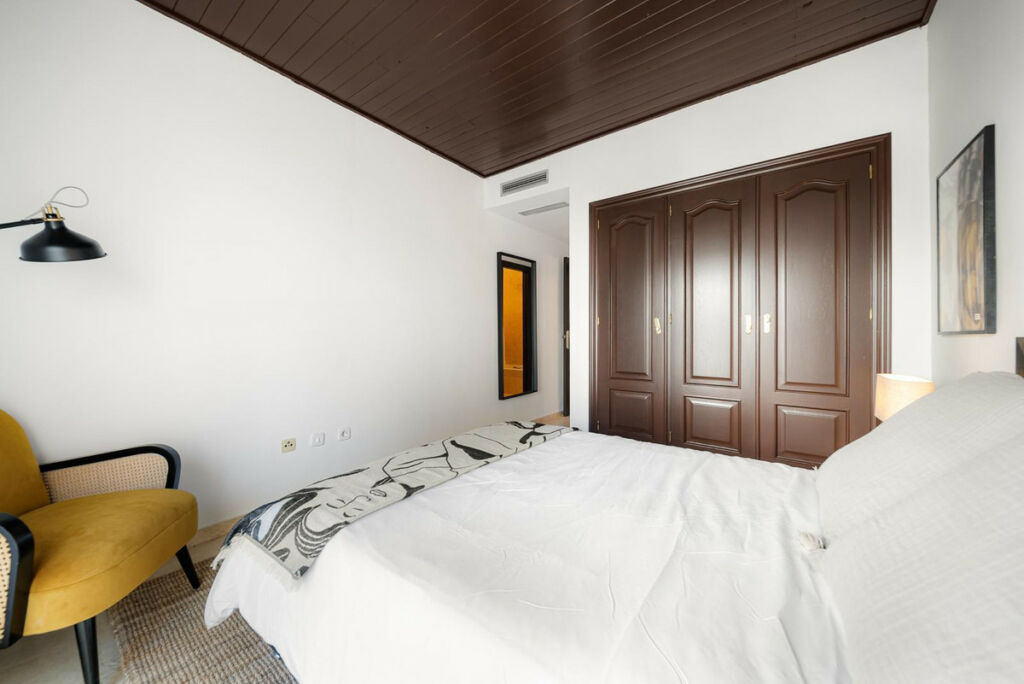 Middle Floor Apartment Nueva Andalucía Málaga - image 27