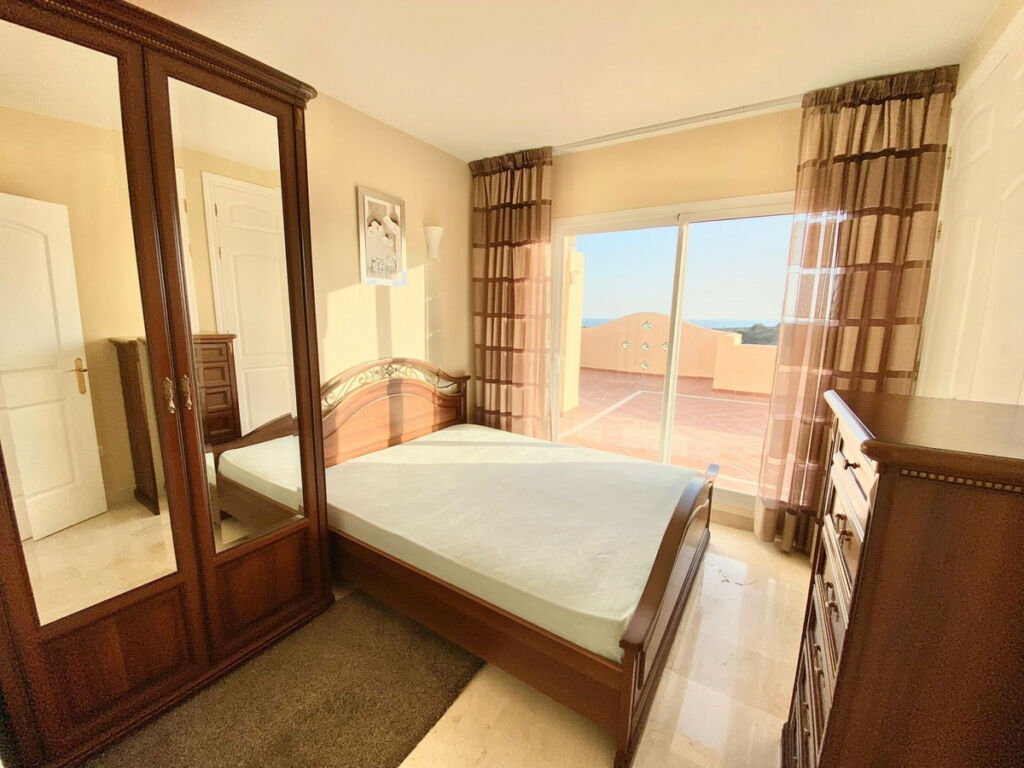Penthouse Duplex Elviria Málaga - image 27