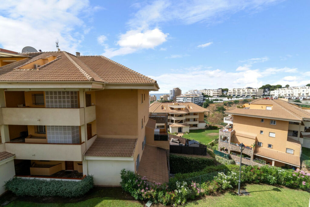 Middle Floor Apartment Fuengirola Málaga - image 27