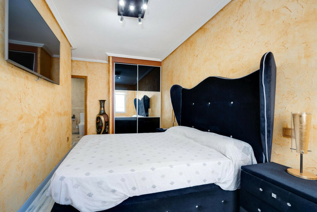 Middle Floor Apartment Torrevieja Alicante - image 27