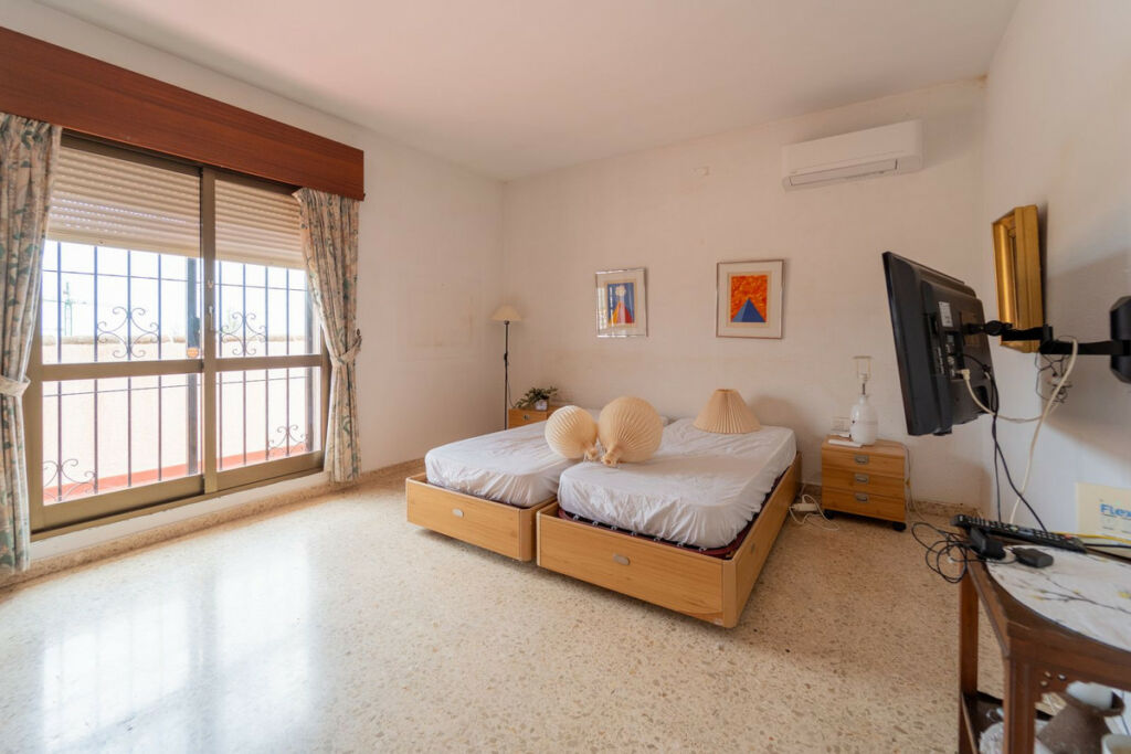 Detached Villa Torremuelle Málaga - image 27