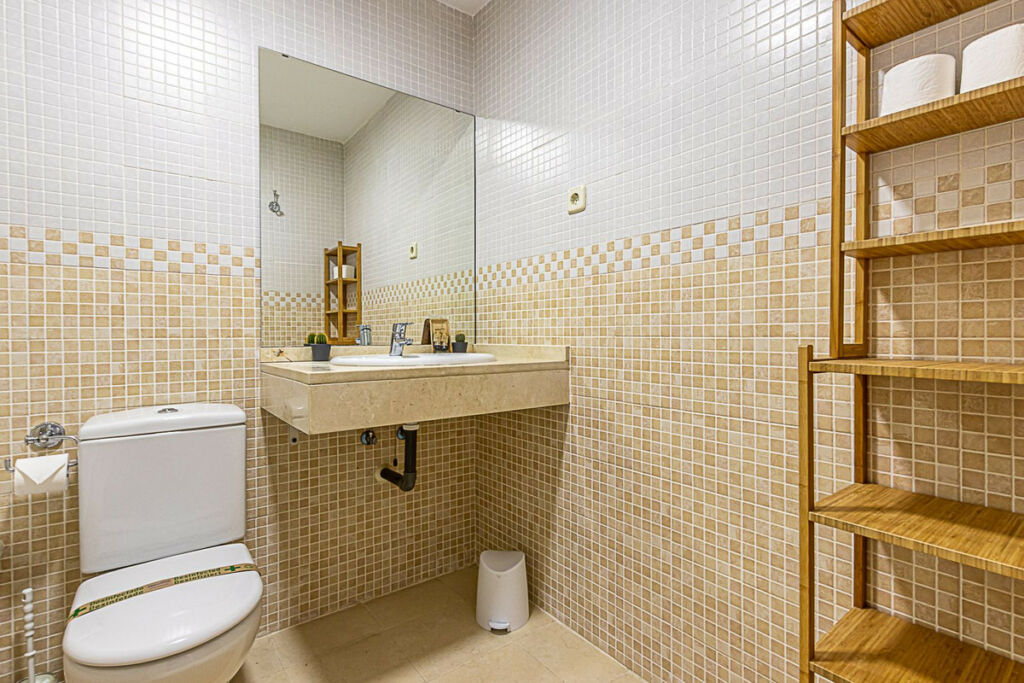 Middle Floor Apartment Benalmadena Málaga - image 27