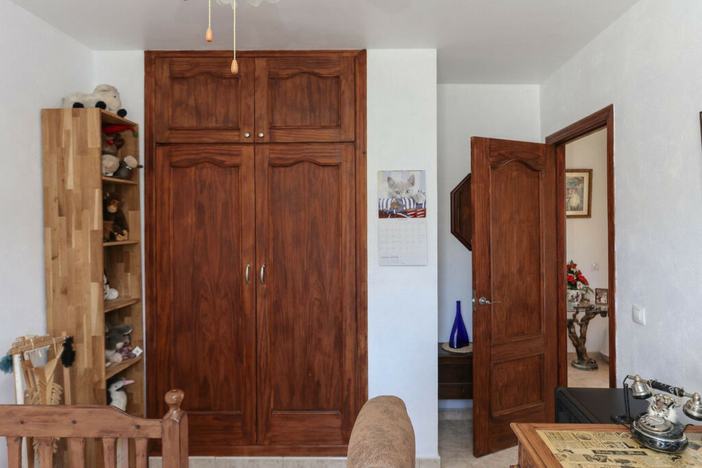 Detached Villa Tolox Málaga - image 27