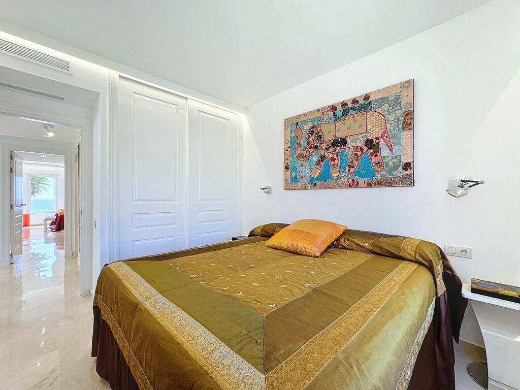 Penthouse Manilva Málaga - image 27