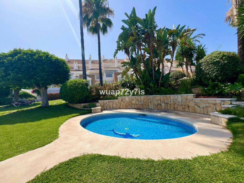 Townhouse El Paraiso Málaga - image 27