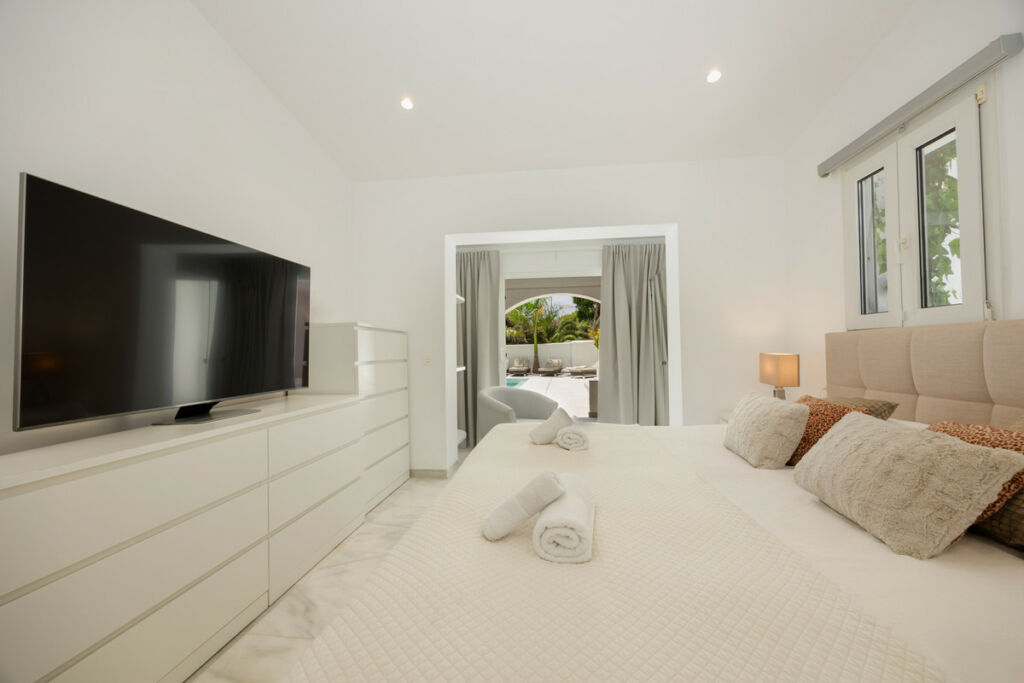 Detached Villa Costabella Málaga - image 27
