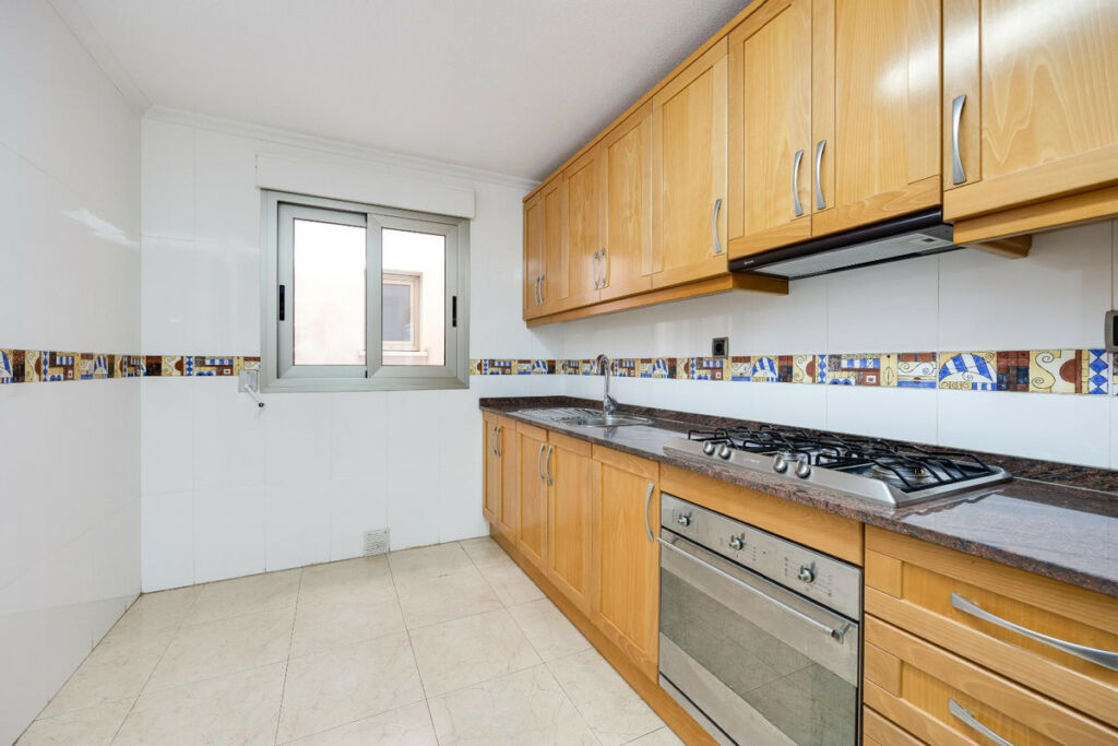 Middle Floor Apartment Torrevieja Alicante - image 27