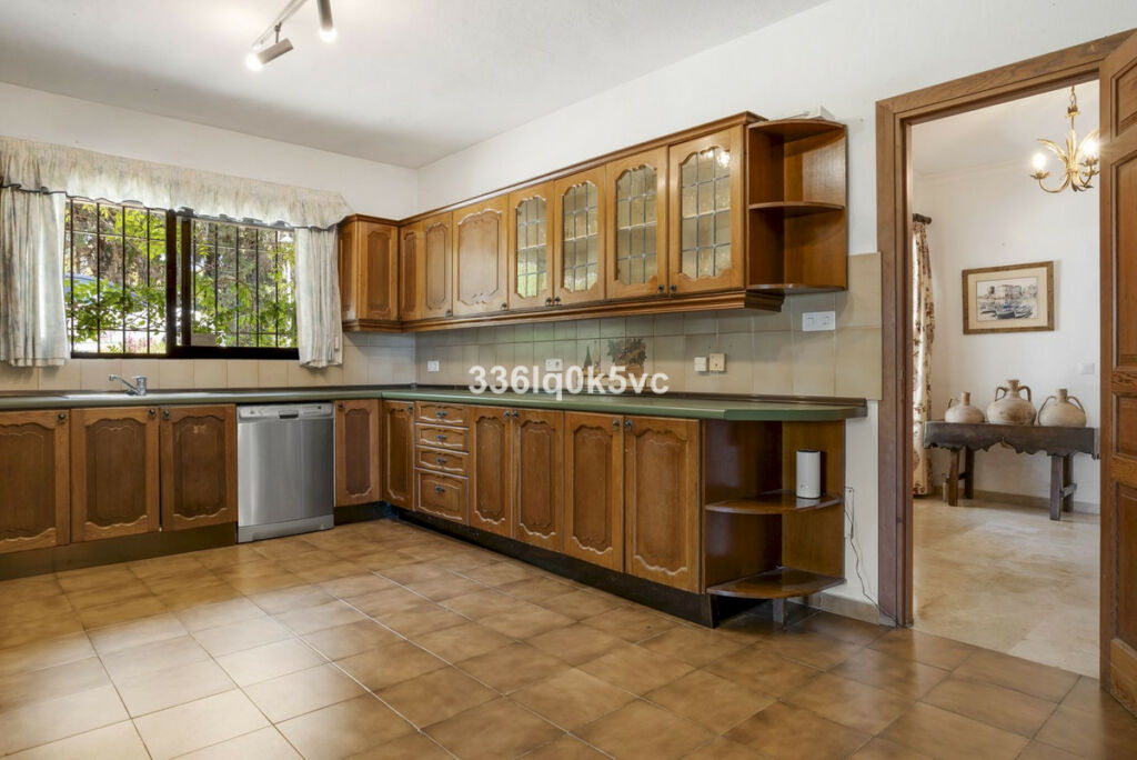 Detached Villa Las Chapas Málaga - image 27