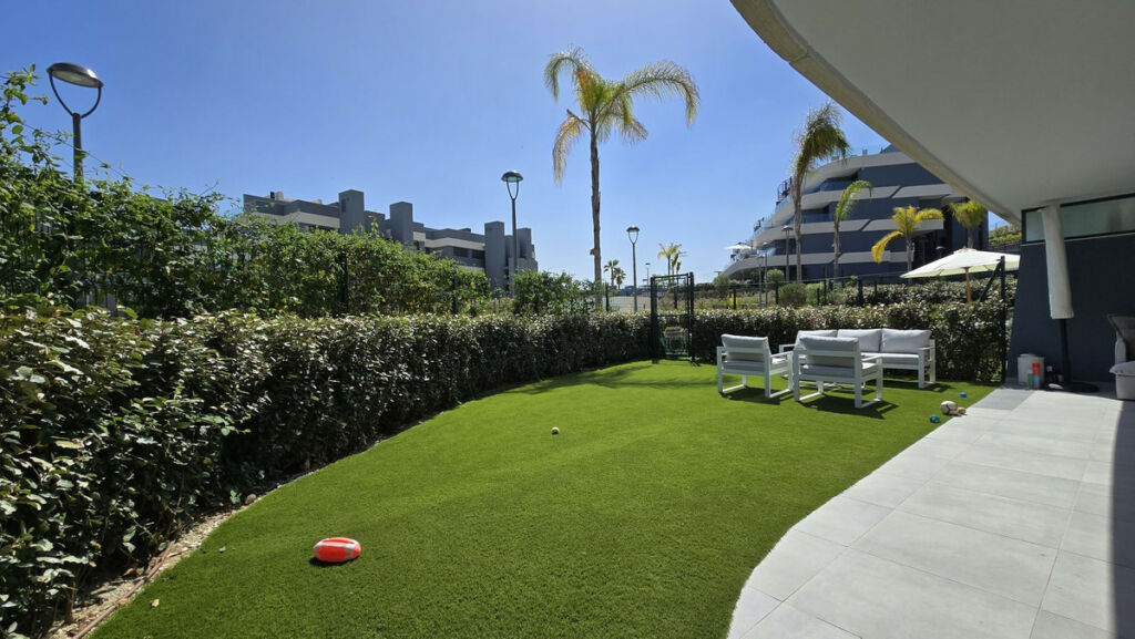 Ground Floor Apartment New Golden Mile Málaga - image 3