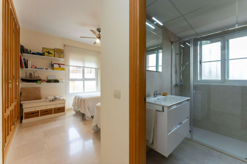 Detached Villa Cerros del Aguila Málaga - image 28