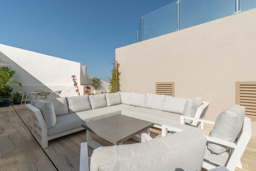 Top Floor Apartment Nueva Andalucía Málaga - image 27