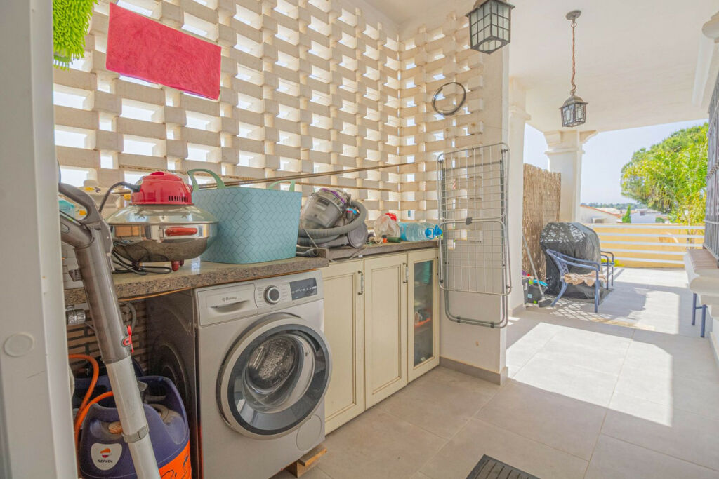 Detached Villa Pueblo Nuevo de Guadiaro Cádiz - image 26