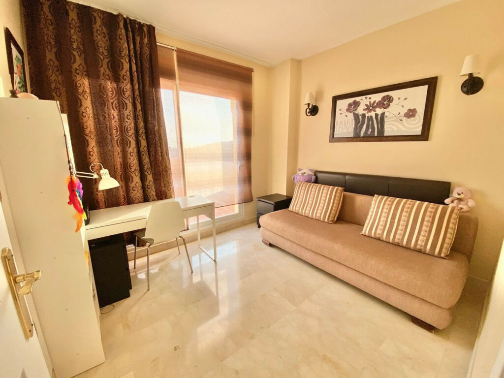 Penthouse Duplex Elviria Málaga - image 28