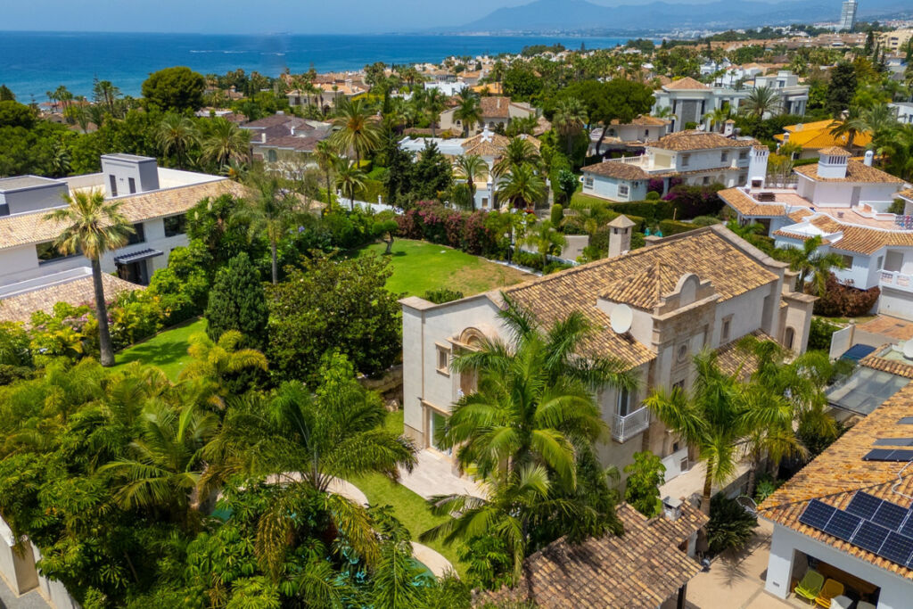 Detached Villa Marbella Málaga - image 28