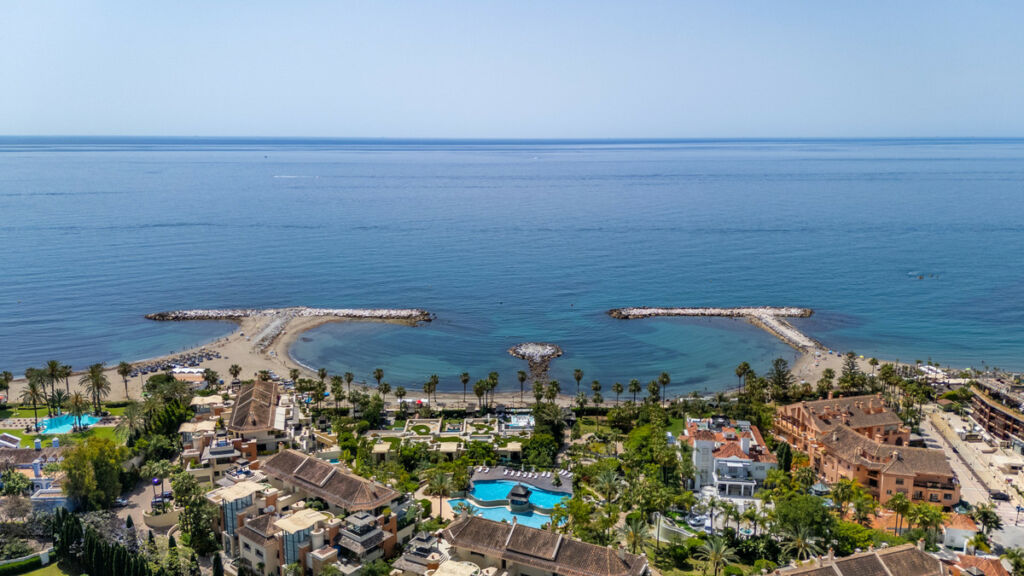 Middle Floor Apartment Puerto Banús Málaga - image 28