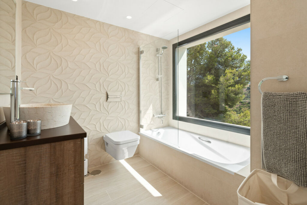 Detached Villa Nueva Andalucía Málaga - image 28