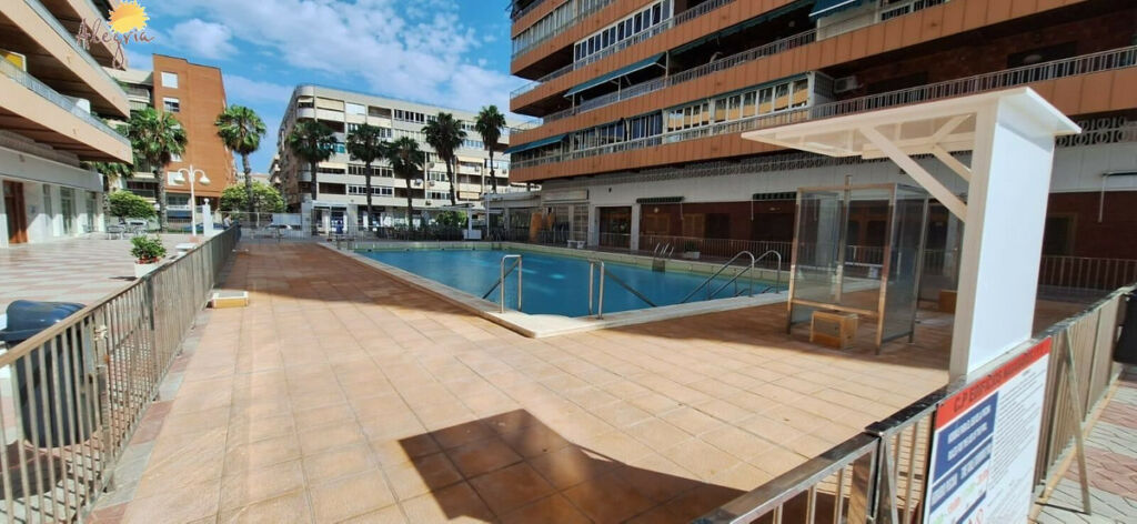Middle Floor Apartment Torrevieja Alicante - image 28