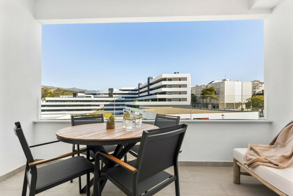 Middle Floor Apartment Estepona Málaga - image 28