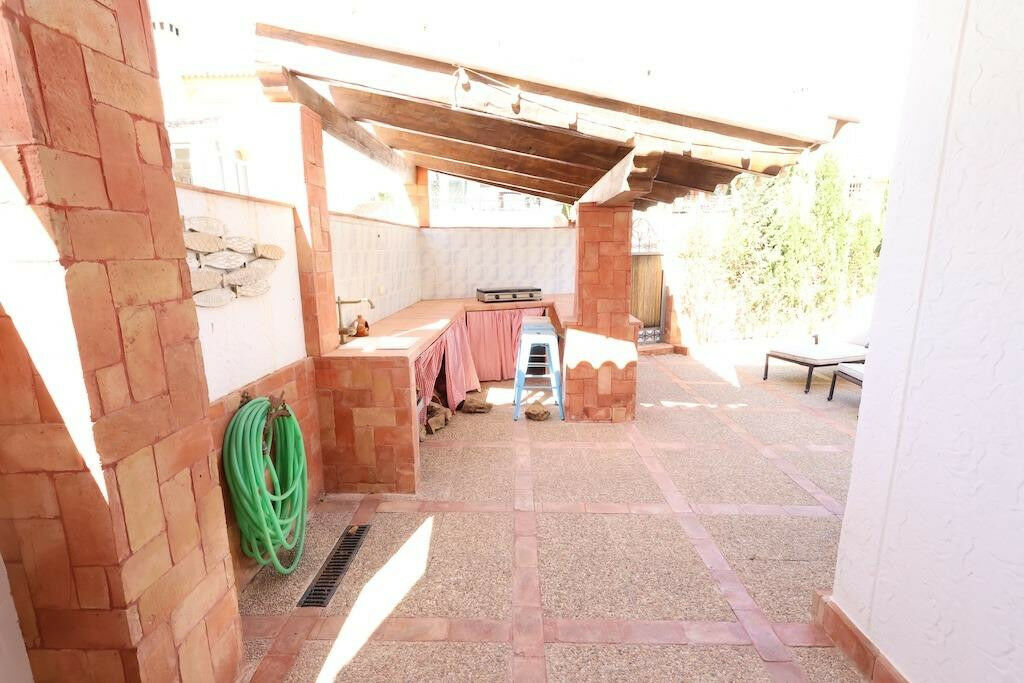 Detached Villa Villamartin Alicante - image 28