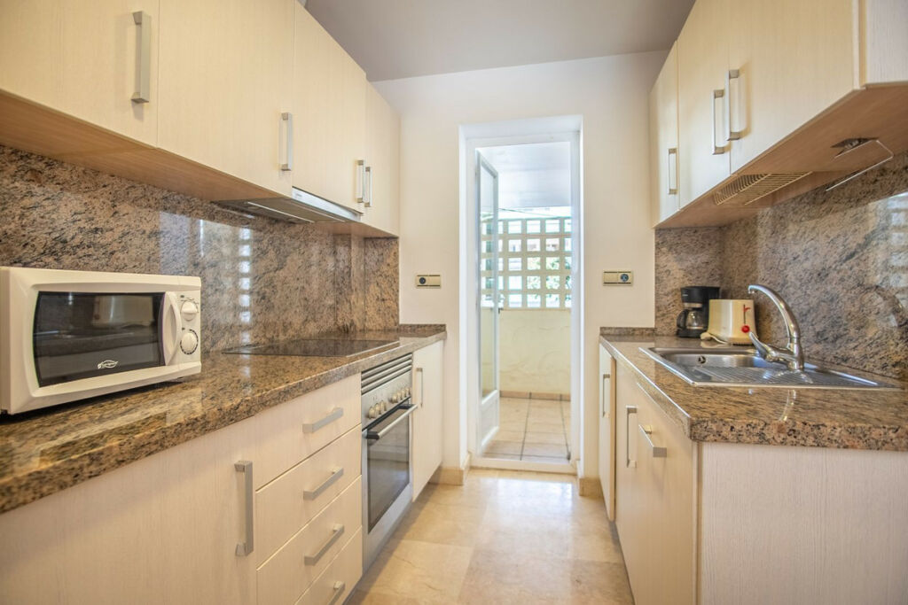 Middle Floor Apartment New Golden Mile Málaga - image 28