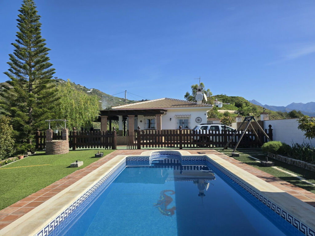 Detached Villa Cómpeta Málaga - image 28