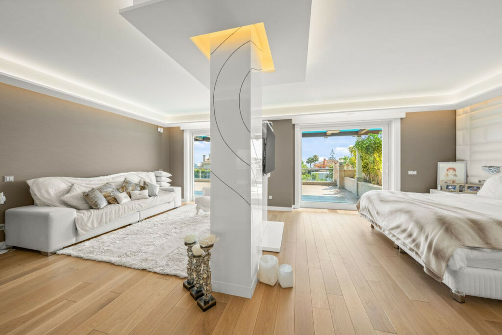 Detached Villa Bahía de Marbella Málaga - image 28