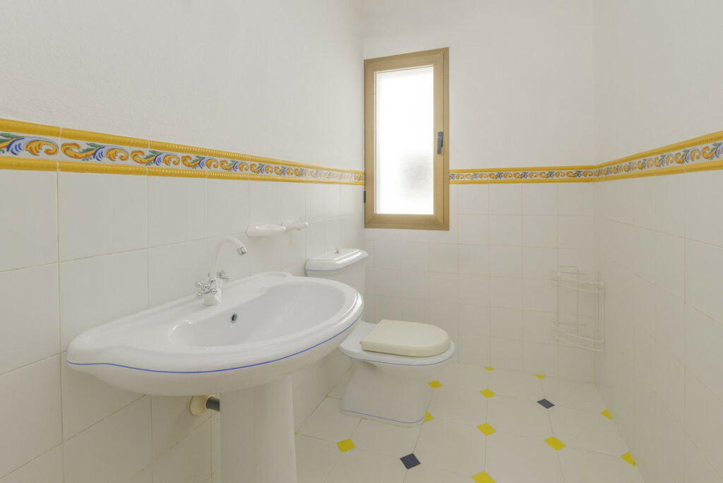 Detached Villa San Roque Club Cádiz - image 28