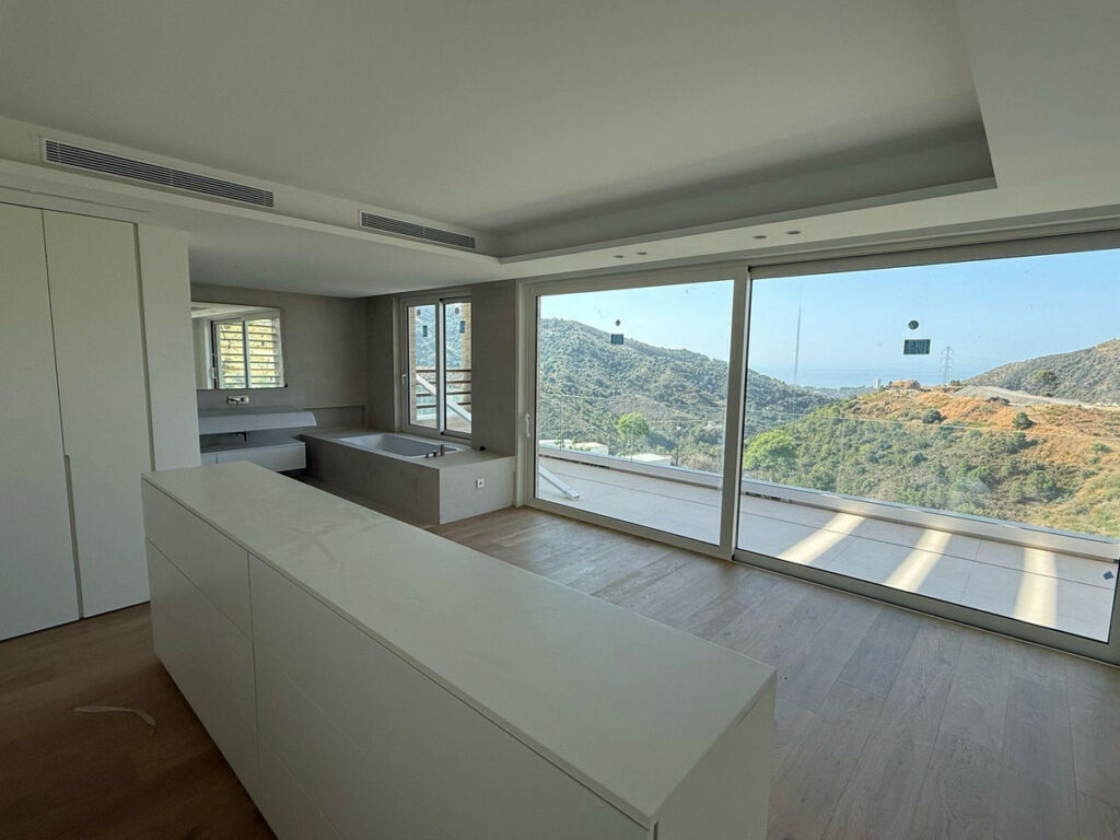 Detached Villa Marbella Málaga - image 27