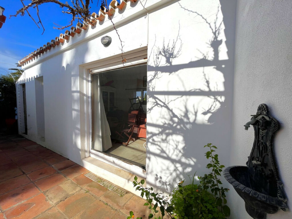Detached Villa Estepona Málaga - image 28
