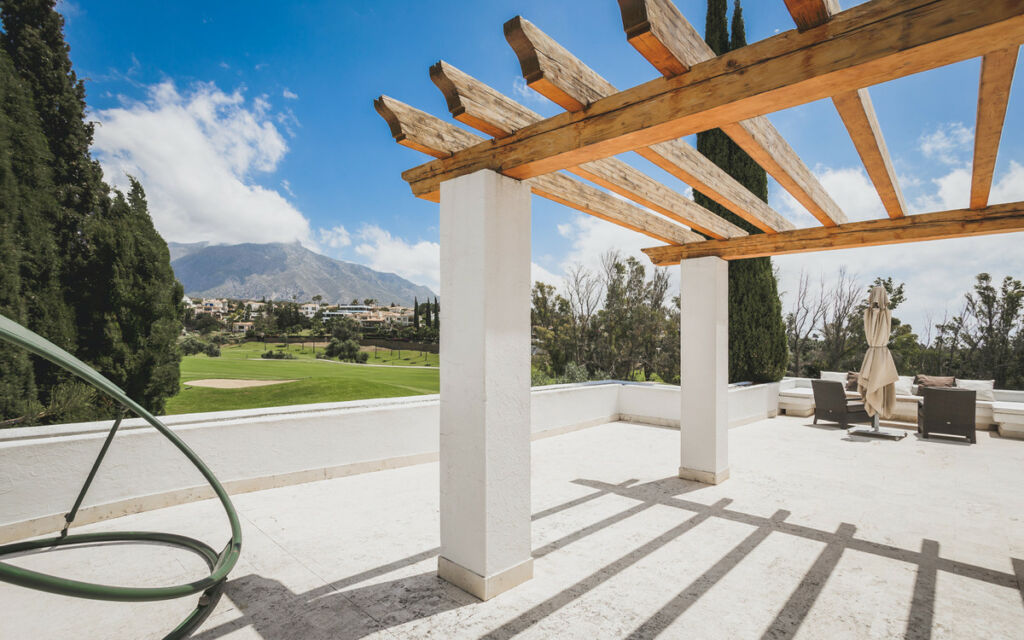 Detached Villa Nueva Andalucía Málaga - image 28