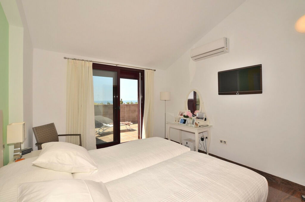Penthouse Carvajal Málaga - image 28
