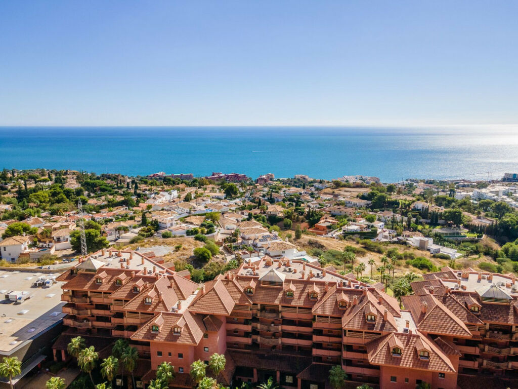 Middle Floor Apartment Benalmadena Málaga - image 28