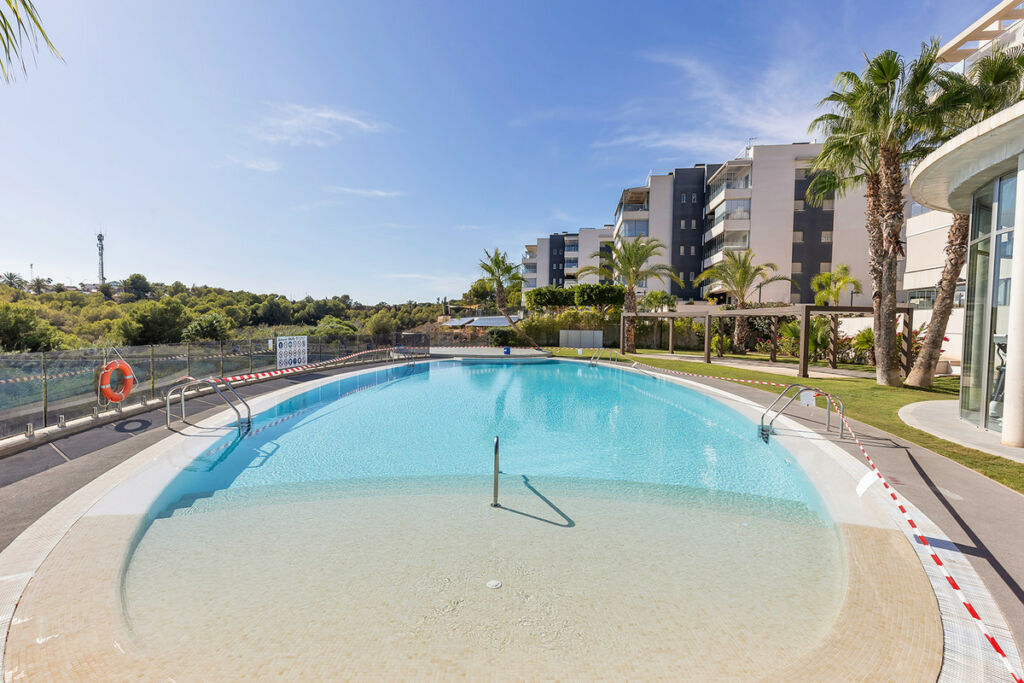 Middle Floor Apartment Villamartin Alicante - image 28