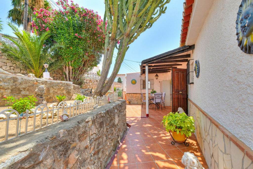 Detached Villa Fuengirola Málaga - image 28