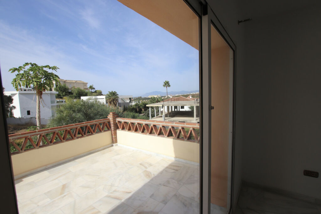 Detached Villa El Rosario Málaga - image 28