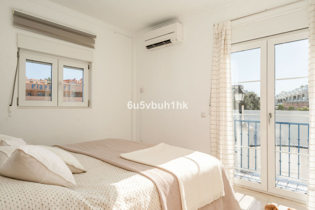 Detached Villa Fuengirola Málaga - image 28