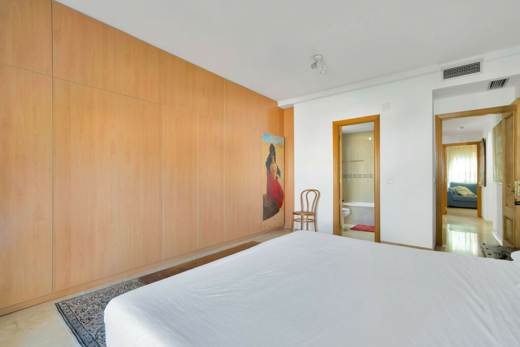 Middle Floor Apartment Nagüeles Málaga - image 28