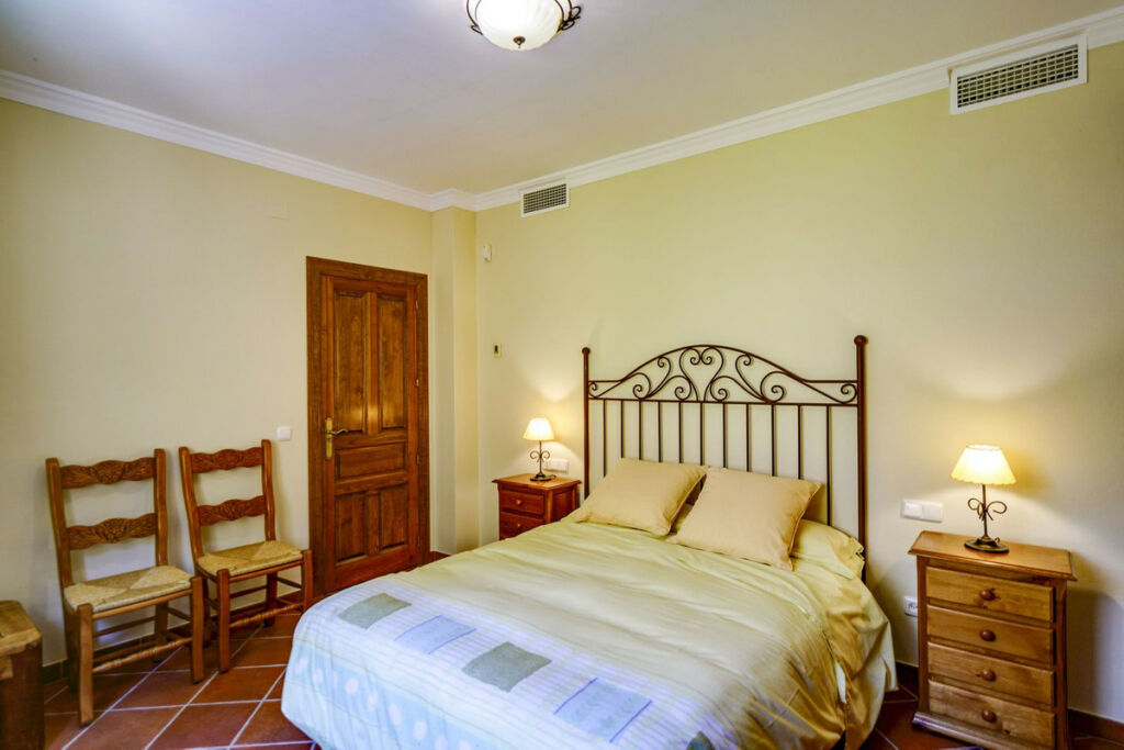 Detached Villa Benahavís Málaga - image 28