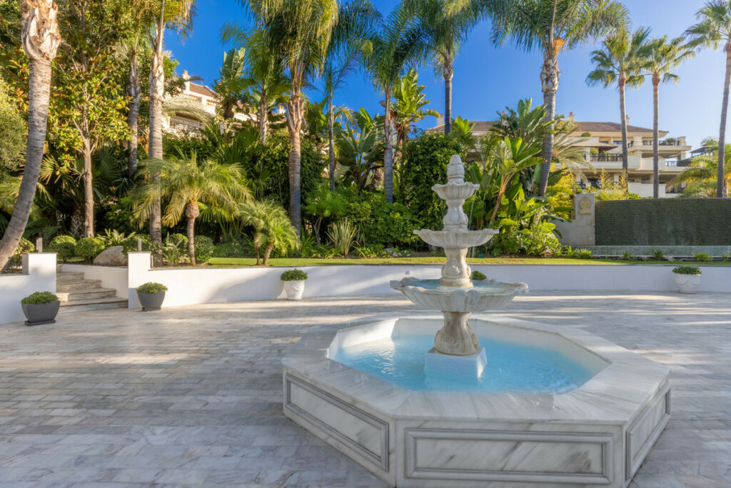 Detached Villa Puerto Banús Málaga - image 28