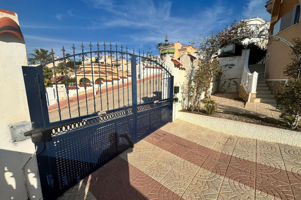 Detached Villa Ciudad Quesada Alicante - image 28